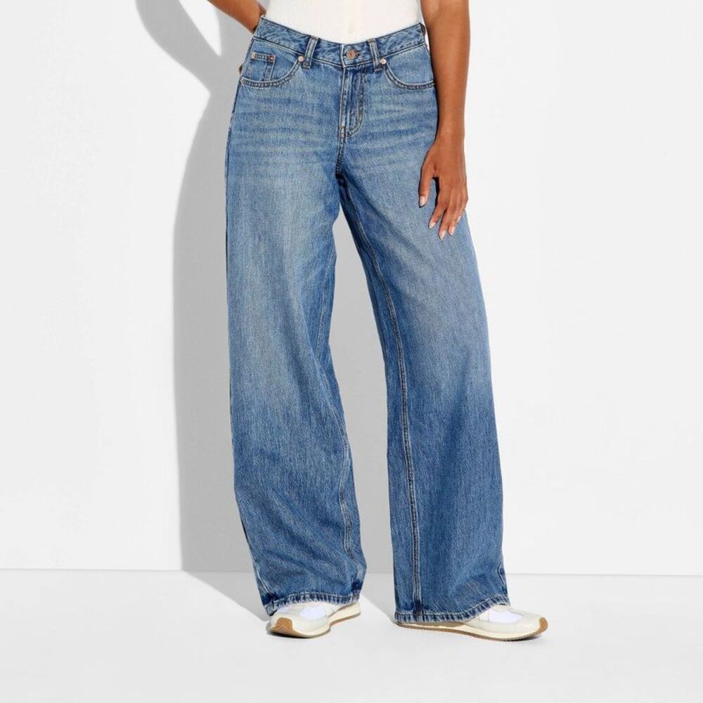 Women's Ultra Low-Rise Baggy Curvy Jeans - Wild Fable Medium Wash 6
